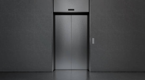 تصویر 3 از درب آسانسور اتوماتیک تلسکوپی عرض نود استیل طلایی